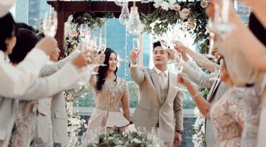 Bahagianya Boy William Resmi Melamar Sang Kekasih News Entertainment Fimela Com