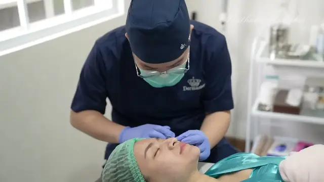 Nathalie Holscher Hapus Tato