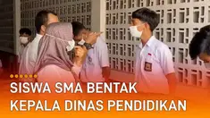 Terdengar nada membentak ketika siswa tersebut menjawab pertanyaan kepala dinas.