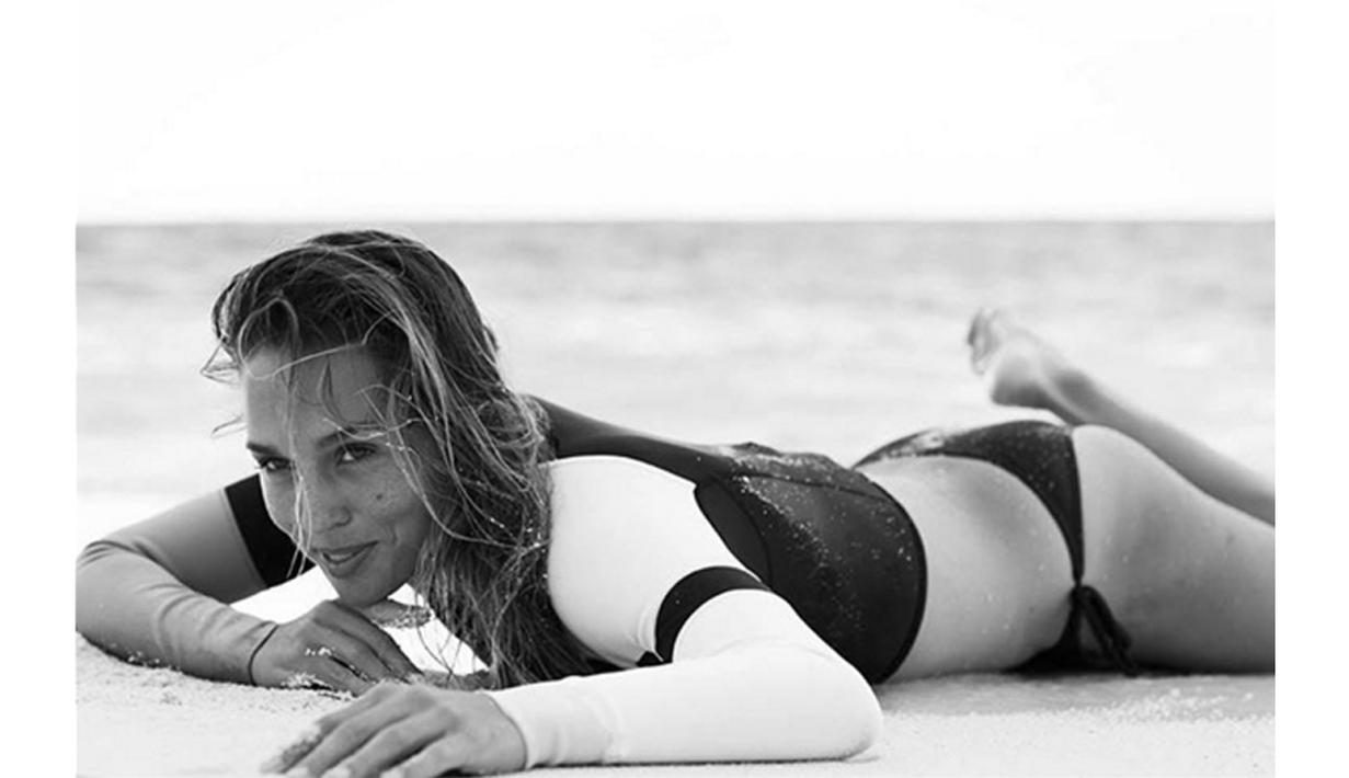 Tahun 2014 Sally meraih peringkat pertama ASP Billabong Pro Rio di Rio de Janeiro, Brasil. (Bola.com/instagram/Sally_fitz)