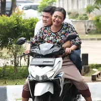 Walaupun telah menjalani penanganan medis, namun anak kedua Asri Welas, Rayyan Gibran Ridha Rahardja masih terus dipantau perkembangannya oleh tim medis. (Bambang E. Ros/Bintang.com)