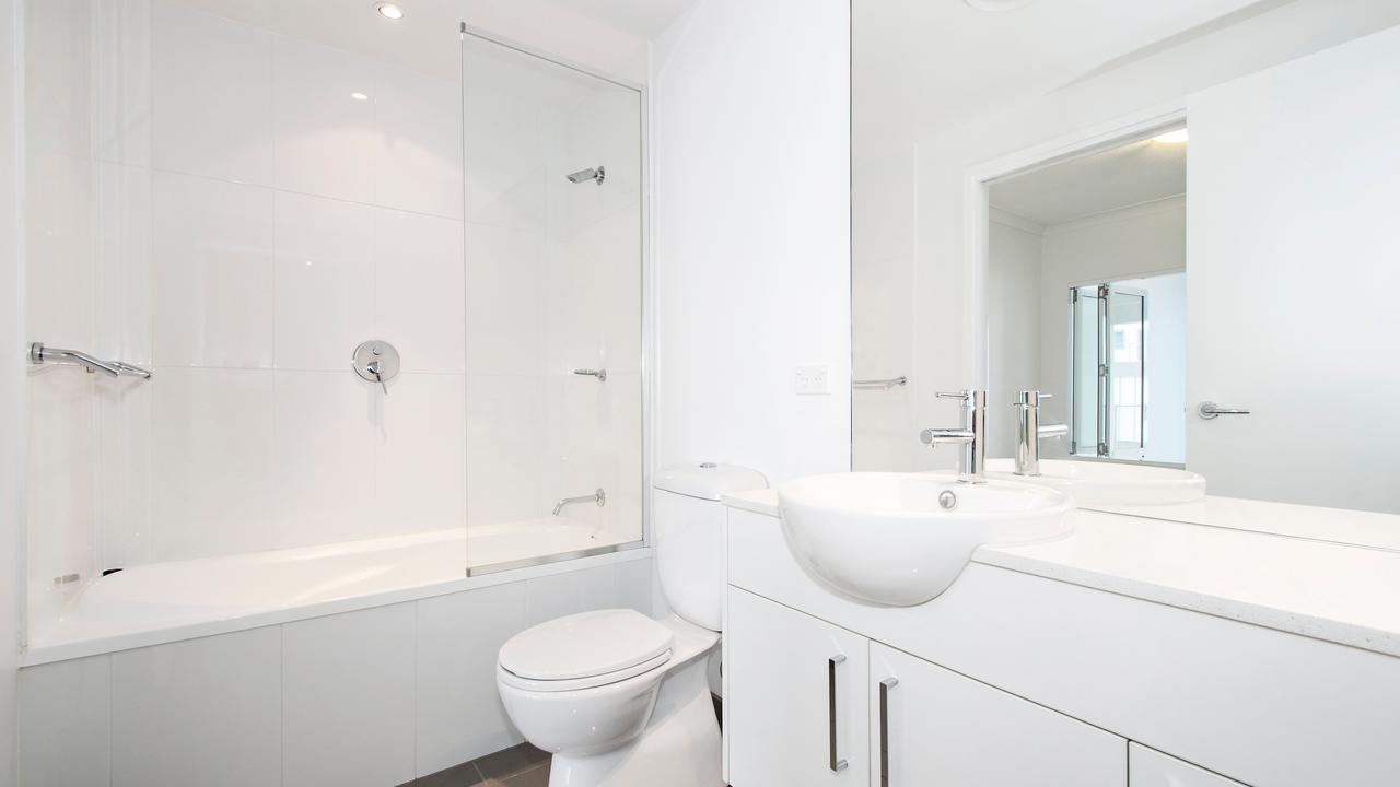 toilet dan kamar mandi