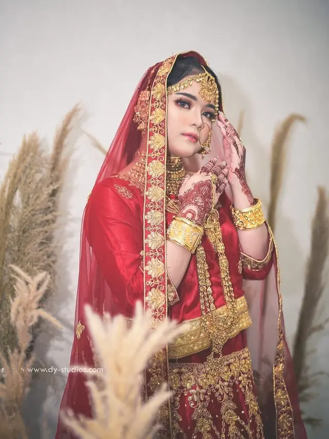 6 Gaya Pemotretan Putri DA Berdandan Ala Bollywood, Bikin Pangling