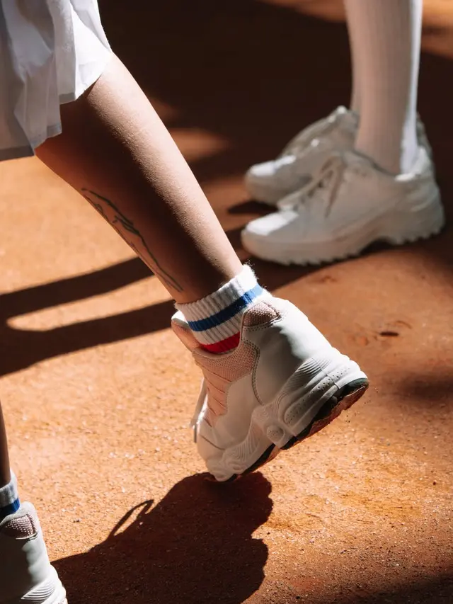 Menggunakan Sepatu yang Nyaman