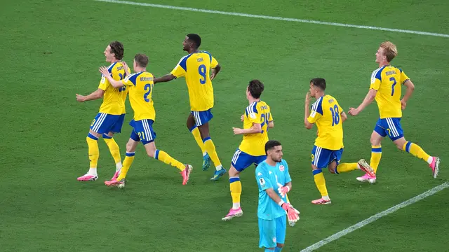 Skuad Swedia merayakan gol Mattias Svanberg ke gawang Tunisia di laga matchday 1 Grup F Piala Dunia 2026 di Estadio Monterrey, Guadalupe, Meksiko, Senin (15/6/2026).