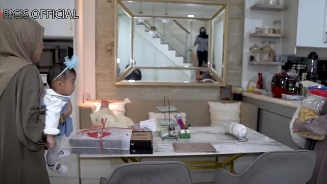 Meja Granit Dara Arafah