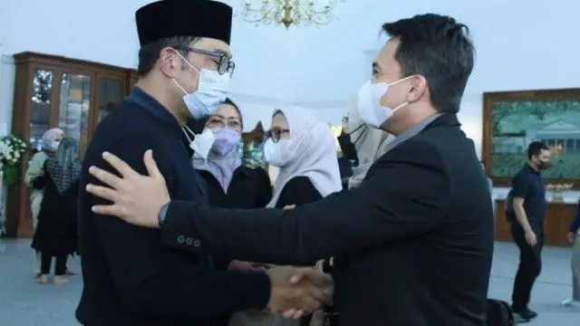 Doakan Eril, Ini 6 Artis dan Tokoh yang Bertakziah ke Kediaman Ridwan Kamil