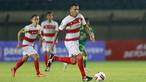 Striker Madura United, Beto Goncalves (kanan) menggiring  bola saat melawan Persebaya Surabaya dalam laga matchday ke-2 Grup C Piala Menpora 2021 di Stadion Si Jalak Harupat, Bandung, Minggu (28/3/2021). Madura United kalah 1-2 dari Persebaya. (Bola.com/M Iqbal Ichsan)