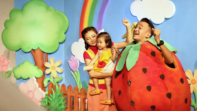 [Bintang] Sarwendah, Ruben Onsu dan Thalia Putri Onsu