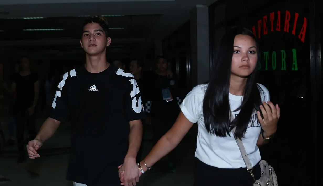 "Sama Papanya sering. Sama Bunda Maia udah dua sampe tiga kali ini. Tadi juga dikenalin sama Eyangnya," papar Alyssa Daguise. (Andy Masela/Bintang.com)