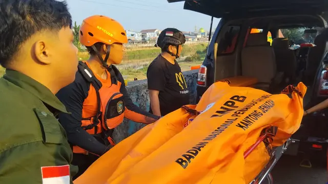 _Korban Tenggelam di Kali Banjir Kanal Timur Ditemukan Tim SAR Gabungan