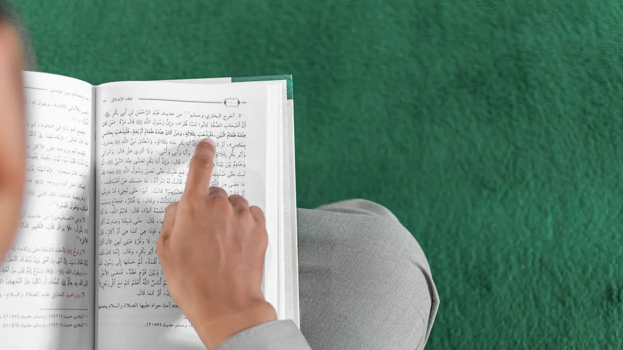 Ilustrasi belajar dalil, hadis, ayat Al-Qur'an