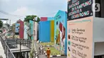 Suasana di Kampung Gembira Gembrong, Cipinang Besar Utara, Jakarta Timur, Selasa (4/10/2022). Pembangunan Kampung Gembira Gembrong yang terdiri atas 138 unit rumah dampak korban kebakaran tersebut kini telah rampung dan disambut antusias oleh warga dan anak-anak setempat. (merdeka.com/Iqbal S. Nugroho)