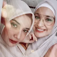 Zaskia Sungkar dan Shireen Sungkar (Sumber: Instagram/zaskiasungkar15)