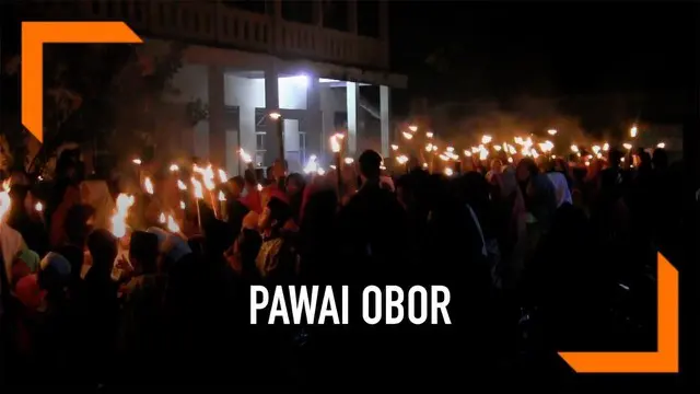 Malam nuzulul quran diperingati meriah ratusan warga di Tegal Jawa Tengah. Rabu (22/5) malam mereka menggelar pawai obor, berjalan kaki mengelilingi perkampungan.
