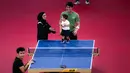 <p>Selebritas Rizky Billar bersama istri, Lesti Kejora dan anaknya, Muhammad Leslar Al-Fatih Billar bercanda saat melawan Aldi Taher pada laga tenis meja Turnamen Olahraga Selebriti Indonesia (TOSI) di GOR UNJ, Jakarta, Minggu (16/07/2023). Rizky Billar menang tiga set langsung atas Aldi Taher dengan skor 21-12, 21-15, 21-11. (Bola.com/Bagaskara Lazuardi)</p>