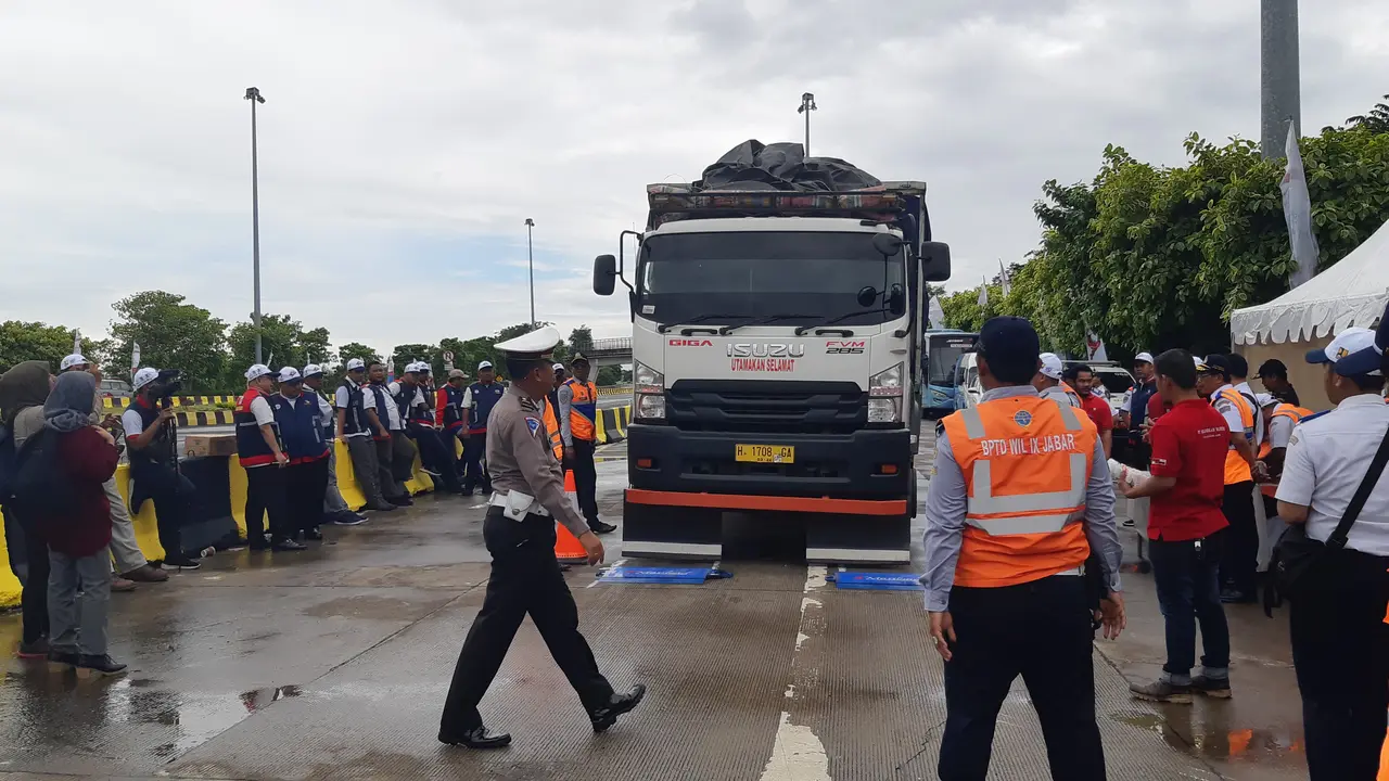 Waskita Toll Road Gelar Aksi Kampanye Keselamatan di Jalan Tol