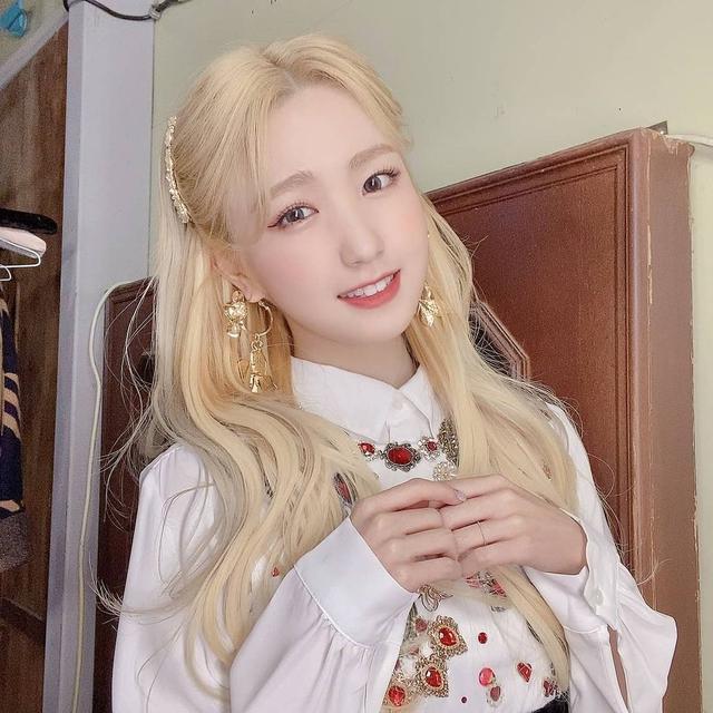 Hitomi Honda. (Instagram/ official_izone)