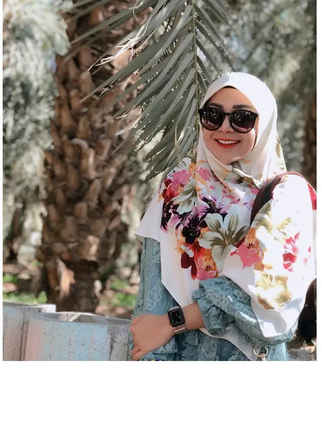 6 Potret Chacha Sherly Eks Trio Macan saat Kenakan Hijab, Tampil Anggun Menawan