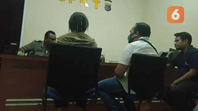 Polisi aniaya warga