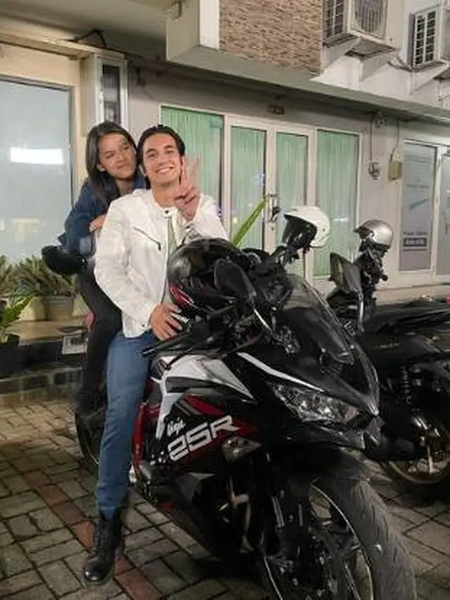 7 Potret Kebersamaan Callista Arum dan Junior Roberts yang Kini Banyak Dijodohkan Netizen