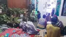 Adapun episenter gempa terletak pada koordinat 0,95° LS ; 98,36° BT, atau tepatnya berlokasi di laut pada jarak 177 Km barat laut Kepulauan Mentawai pada kedalaman 23 Km. (BAMBANG SAGURUNG/AFP)