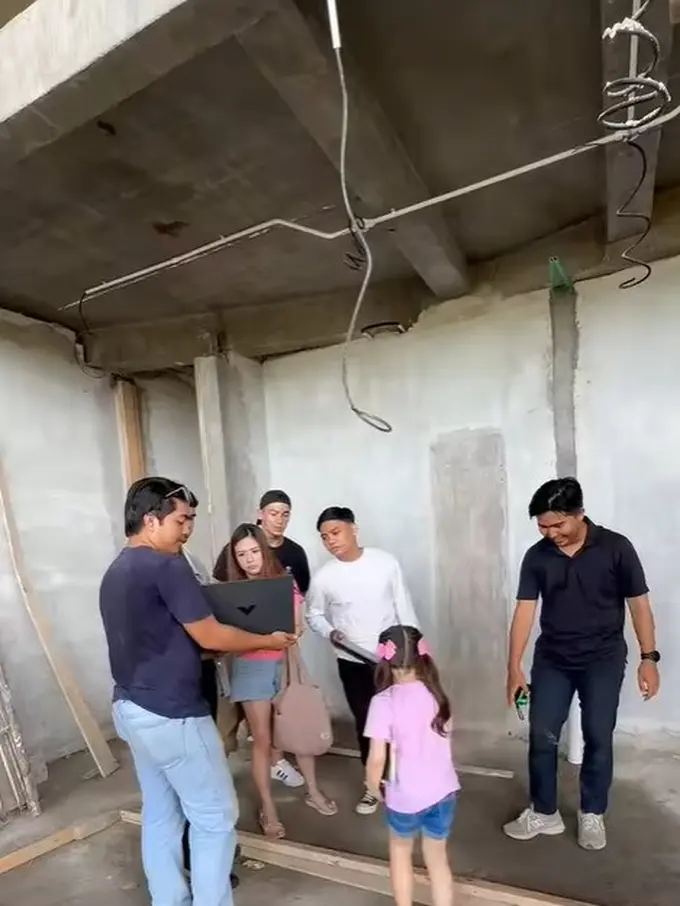 Potret perkembangan rumah baru Samuel Zylgwyn (Sumber: Instagram/samuel_zylgwyn dan Instagram/frandaaa87)