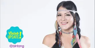 Tidak hanya melahirkan lagu yang lantang dan menentang ketidakadilan, Melanie Subono juga mendaur ulang lagu yang berjudul Aku Patut Membenci Dia. 