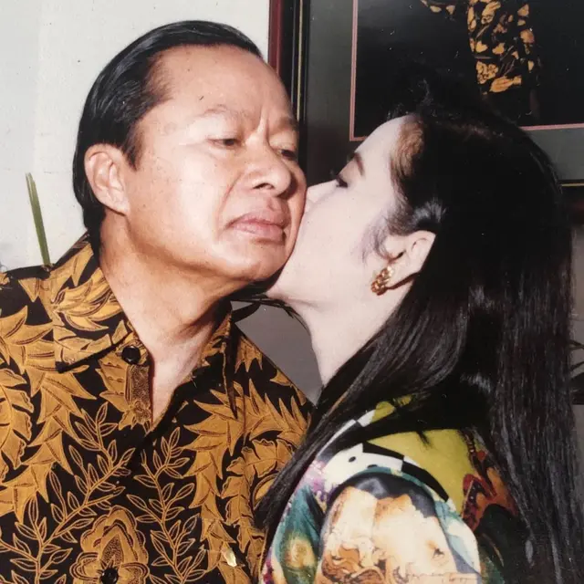 6 Potret Ninok Wiryono, Artis Senior Sekaligus Istri Sutradara Badai Pasti Berlalu