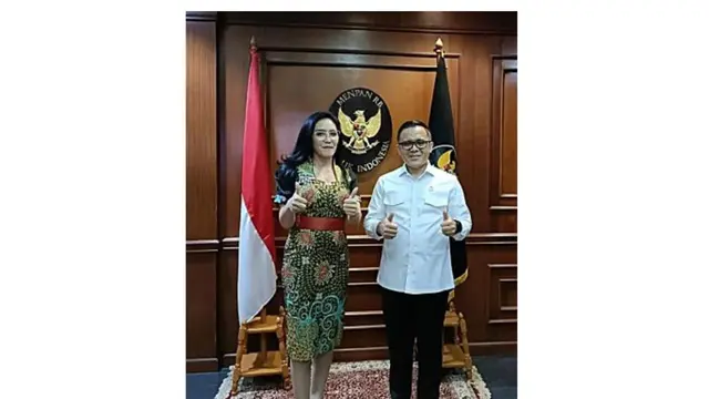 Politisi PDI Perjuangan (PDIP) Rieke Diah Pitaloka terus berupaya memperjuangkan nasib para honorer agar dapat menjadi Pegawai Pemerintah dengan Perjanjian Kerja (PPPK).