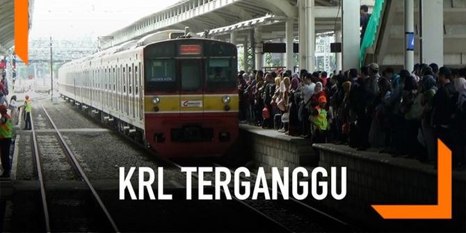 VIDEO: Ini Penyebab Penumpukan Penumpang KRL dari Bekasi