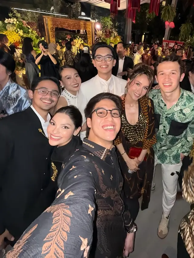 9 Potret Tamu Artis di Pernikahan Brandon Salim dan Dhika Himawan, Ada Sheila On 7