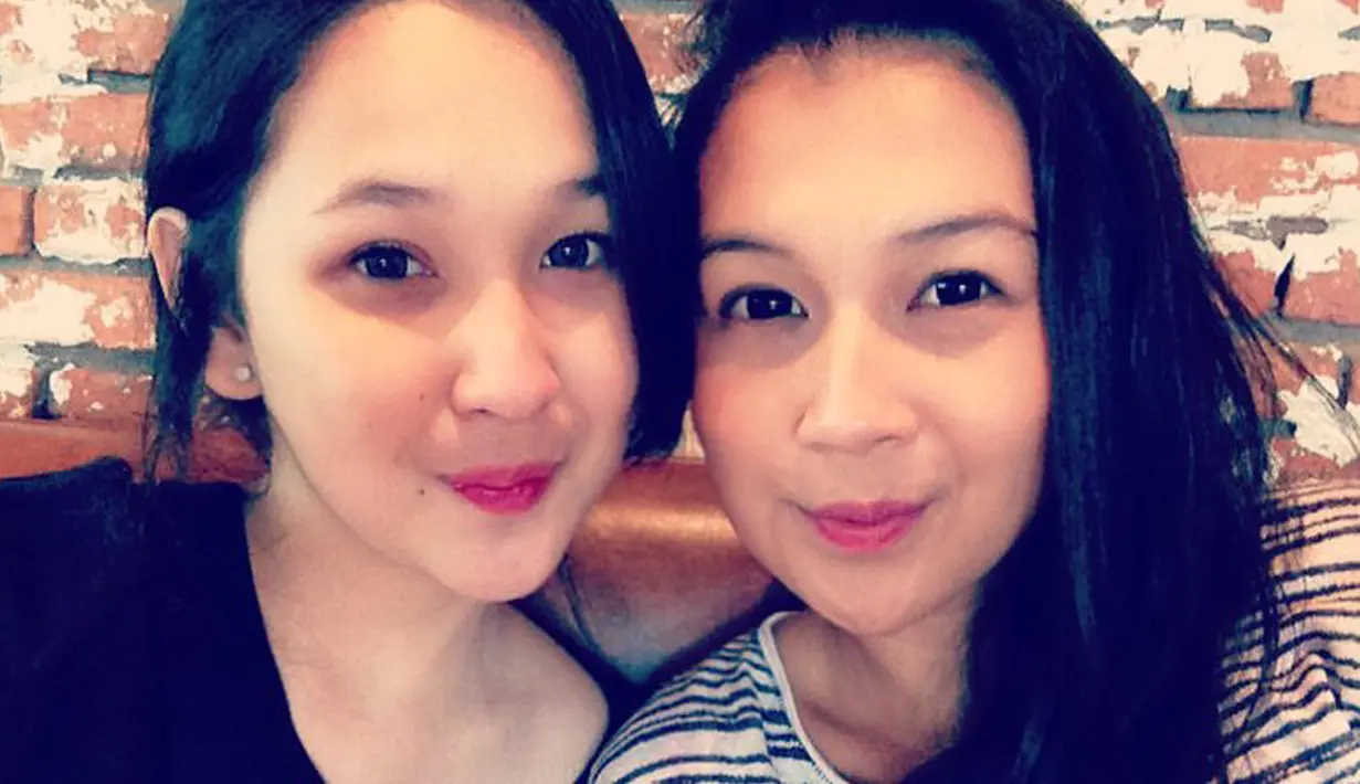 Menurut netizen di komentar unggahan Instagram Sandra, Pricil dan Sandra memiliki mata dan senyuman yang mirip. (Liputan6.com/IG/@alexandrancilla)