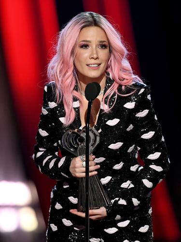 Get Wallpaper Halsey Sempat Ingin Jual Diri Demi Bisa Bertahan Hidup News For Free