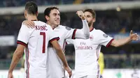 Selebrasi para pemain AC Milan usai Nikola Kalinic mencetak gol ke gawang Chievo pada laga Serie A di Bentegodi stadium, Verona, (25/10/2017). AC Milan menang 4-1. (Filippo Venezia/ANSA via AP)