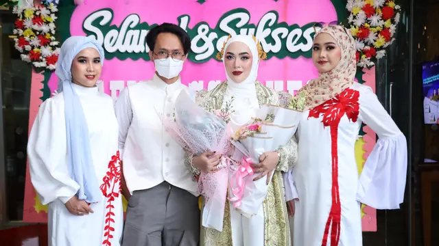 Kolaborasi Elegan Safire Scarves dan Atarian Fashion untuk Lebaran 2025