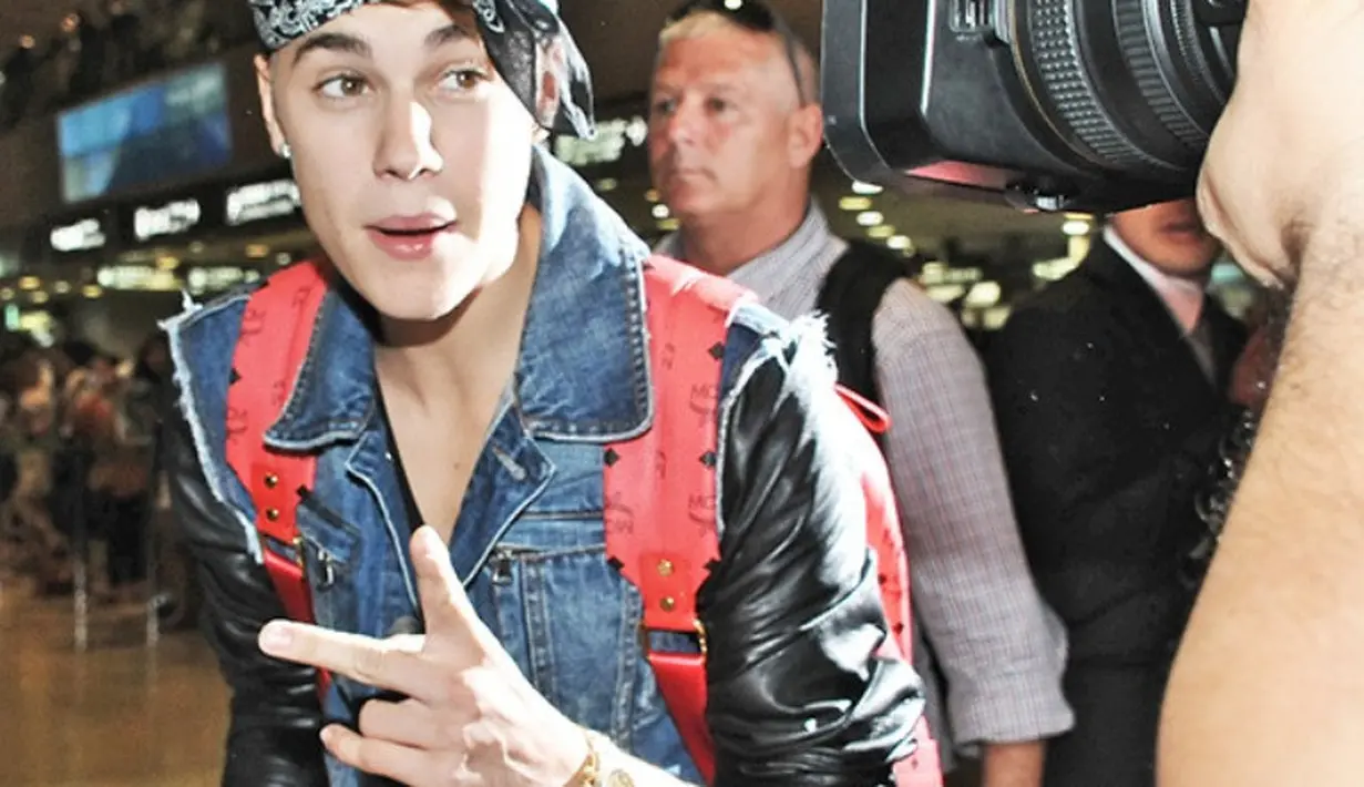 Foto ini diambil pada tahun 2012. Justin Bieber sudah mulai terlihat dewasa, ya! (Rex/Shutterstock/HollywoodLife)