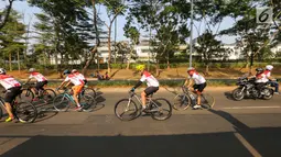 Peserta bersepeda pada acara Gowes Merdeka di BSD City, Tangerang Selatan, Minggu (18/8/2019). Gowes Merdeka yang diikuti 6.500 peserta dari Grup Astra, TNI-Polri dan komunitas sepeda digelar dalam rangka merayakan HUT ke-74 RI sekaligus mempromosikan gaya hidup sehat. (Liputan6.com/Fery Pradolo)