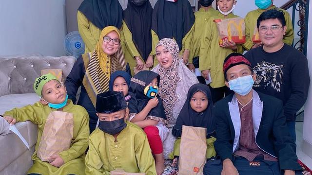 6 Potret Lucinta Luna Rayakan Ulang Tahun, Sekaligus Syukuran Rumah Baru