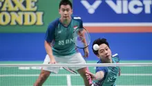 Di game kedua, situasi seperti game pertama kembali terulang. Marcus Fernaldi Gideon/Kevin Sanjaya Sukamuljo juga unggul saat interval dengan 11-6 dan kemudian terus unggul hingga posisi 19-16. (AFP/Ritzau Scanpix/Claus Fisker)