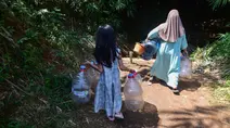 Krisis Air Bersih Melanda Desa Cidokom Saat Kemarau Panjang