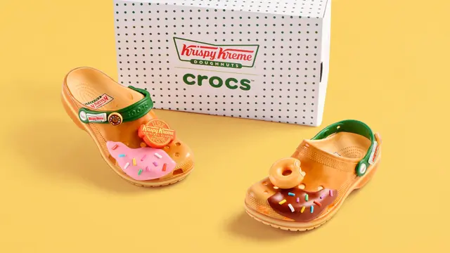  Kolaborasi Krispy Kreme® x Crocs™ Hadirkan Sepatu Bertema Donat yang Siap Jadi Sorotan [Dok/Crocs.co]
