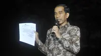 Jokowi memberikan keterangan terkait polemik pengajuan calon Kapolri Budi Gunawan di Wisma Negara, Jakarta, Rabu (14/1). (ANTARA FOTO/Andika Wahyu)