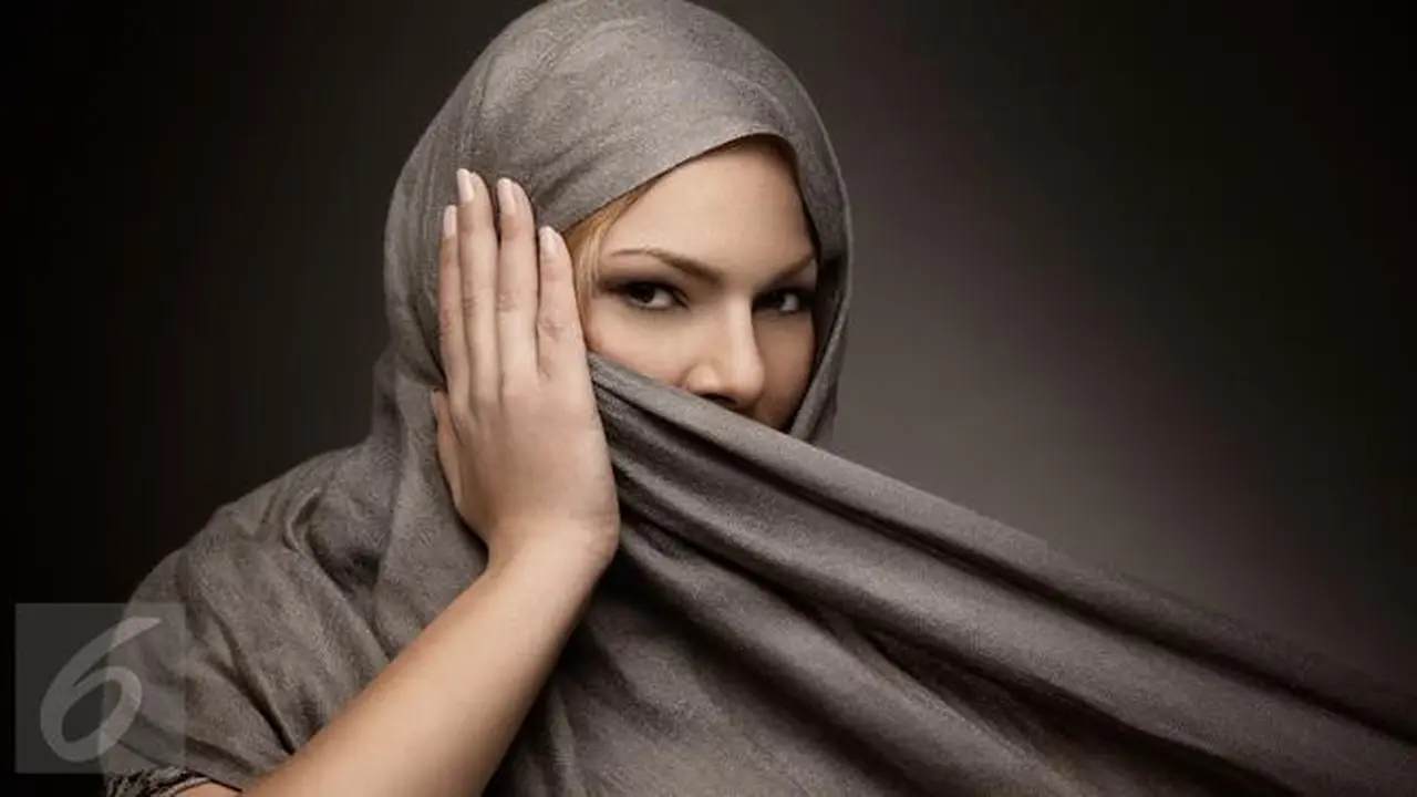 4 Hijaber Dunia Ini Menginspirasi Melalui Makeup dan Fashion