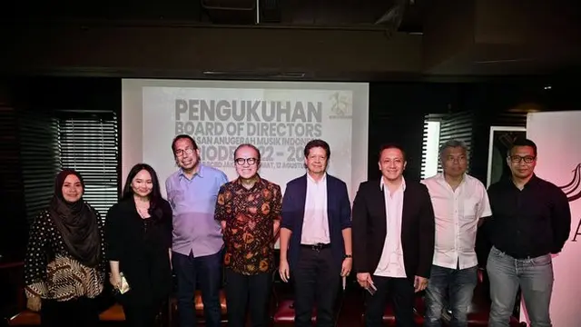 7 Potret Terbaru Gita Gutawa yang Kini Fokus di Balik Layar