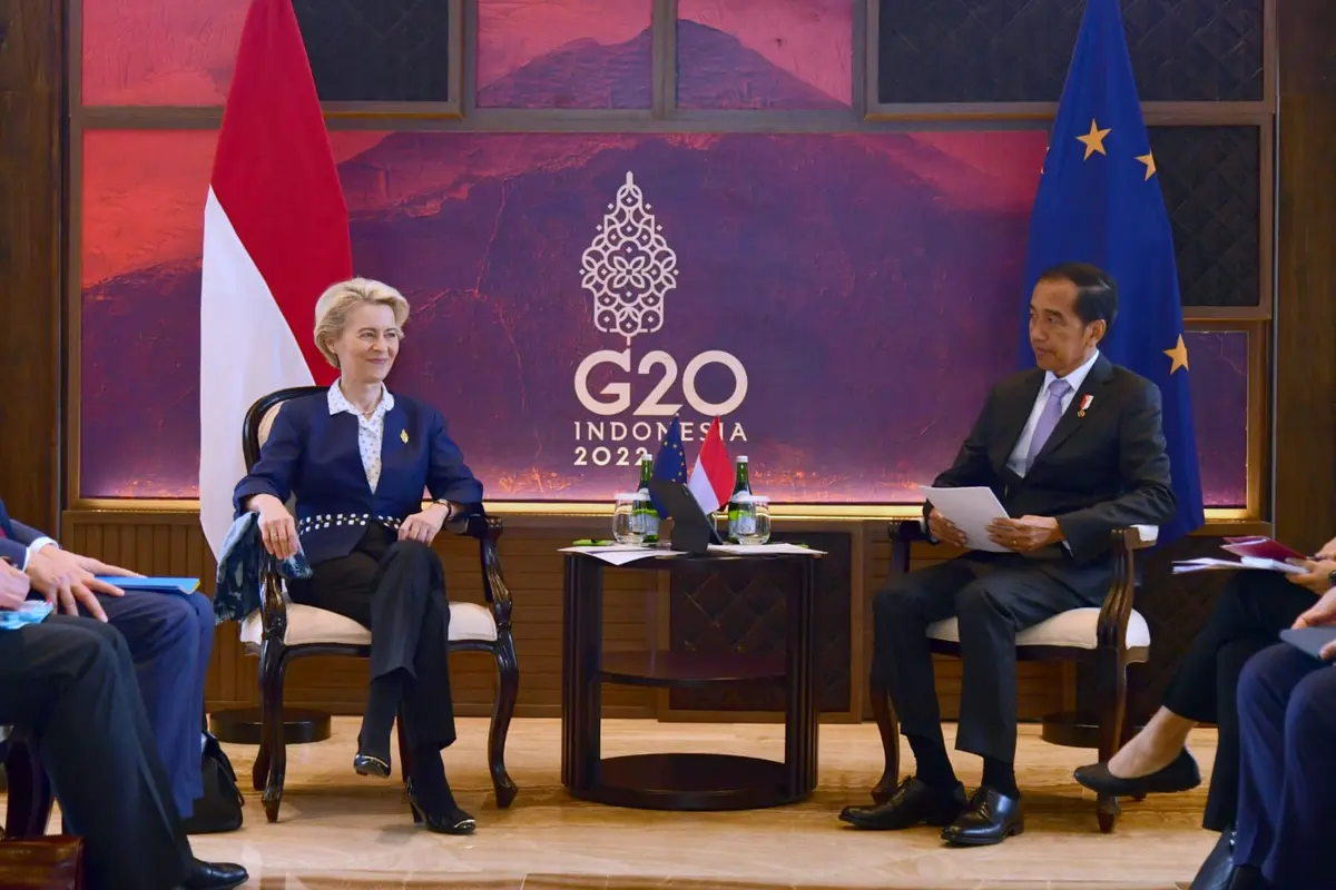 Presiden Joko Widodo atau Jokowi bertemu dengan Presiden Komisi Eropa Ursula Von Der Leyen di The Apurva Kempinski Bali. (Biro Pers)