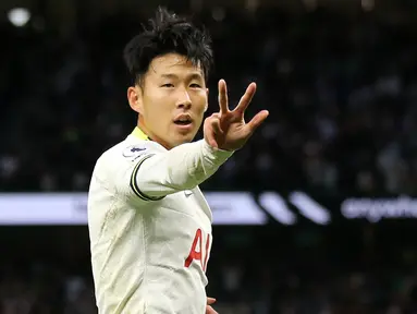 Striker Tottenham Son Heung-min tampil sangat impresif dengan mencetak hattrick saat Tottenham Hotspur membantai Leicester City 6-2 pada laga pekan ke-7 Premier League 2022/23, Sabtu (17/9/2022). (AFP/Isabel Infantes)