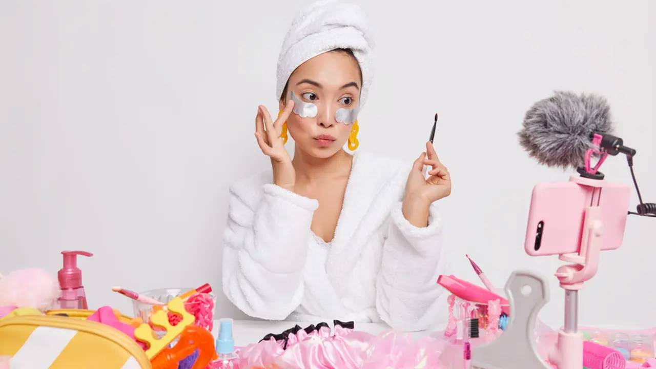 Skin Tips Check! 3 Perawatan Kulit Glowing saat Pergantian Musim