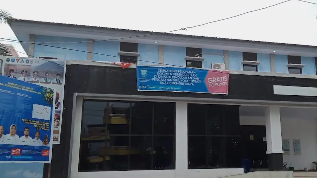 Kantor Dukcapil Kota Ternate. (Hairil Hiar/Liputan6.com)
