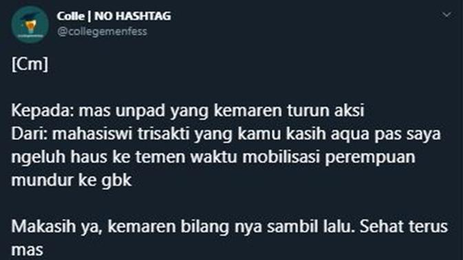 Tak selalu berakhir ricuh, ini beberapa momen manis antar mahasiswa saat aksi demo. Bikin baper! (Sumber: Twitter/@collegemenfess)